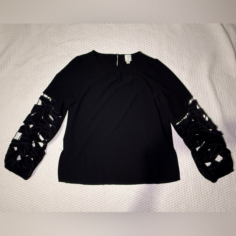 Joie Black Blouse with Cutout Sleeves Sz M (T1)